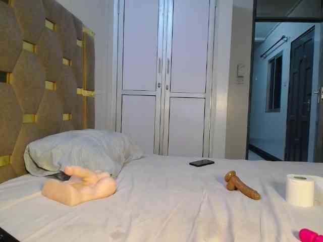 QueenMyaa webcam