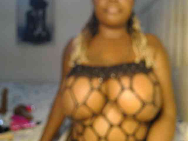 Modelo: QueenMyaa