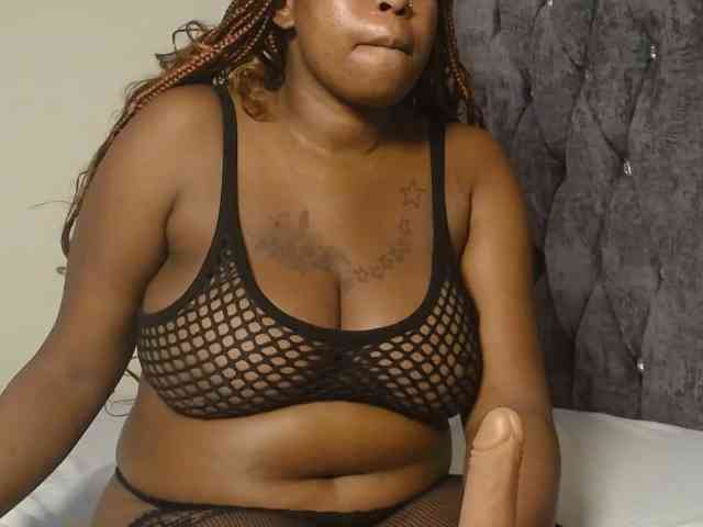 QueenMyaa QueenMyaa