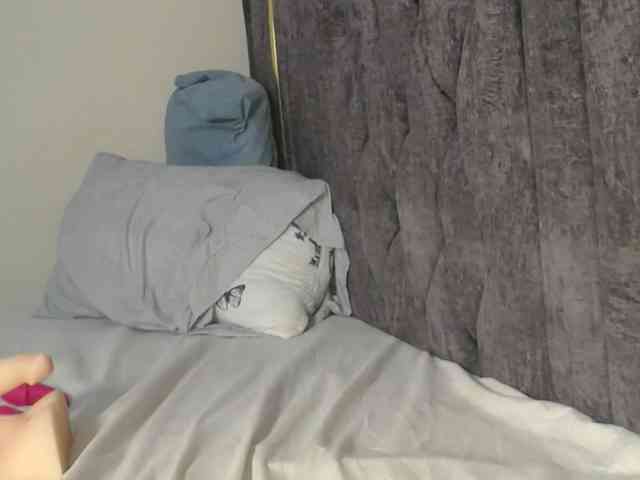 QueenMyaa webcam