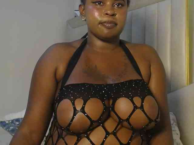 QueenMyaa QueenMyaa