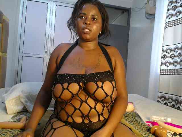 QueenMyaa QueenMyaa
