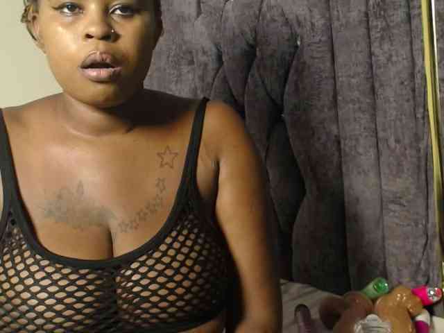 QueenMyaa
