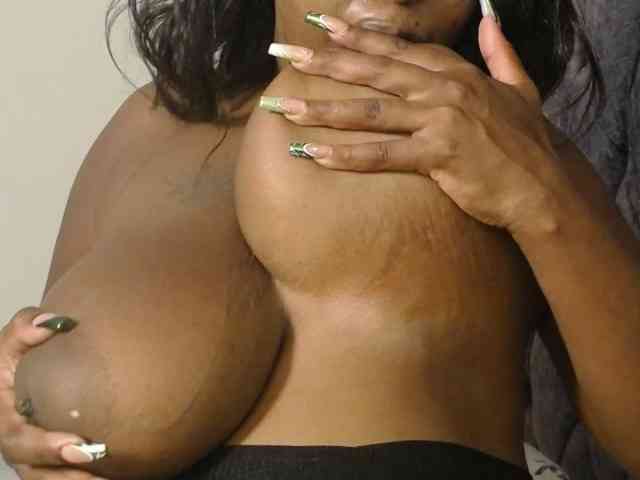 Model: QueenMyaa