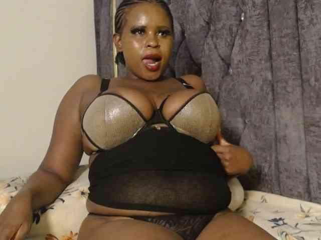 QueenMyaa