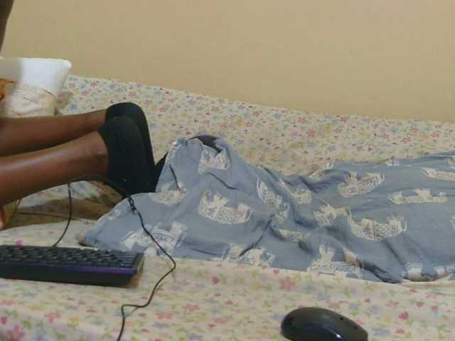 Honeysparklee live cam on BongaCams