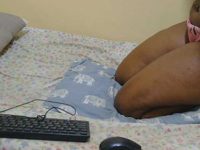 Honeysparklee live cam on BongaCams