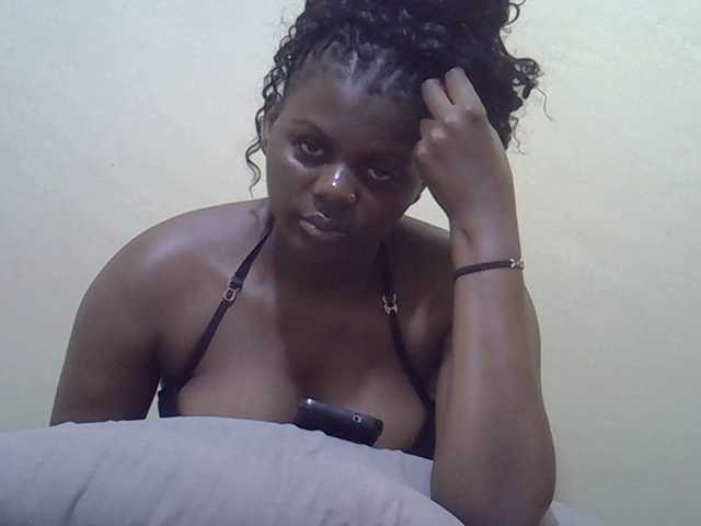 Honeysparklee live cam on BongaCams