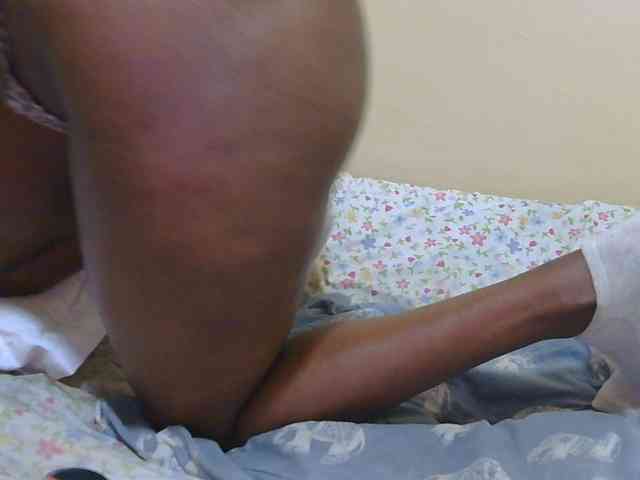 Honeysparklee webcam