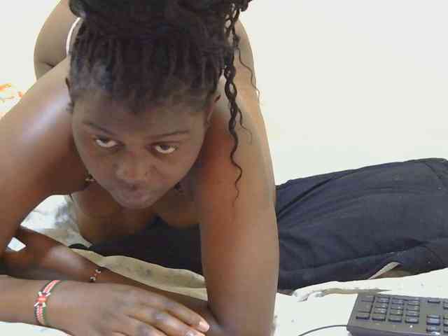 Honeysparklee webcam