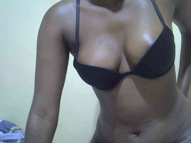 Honeysparklee webcam