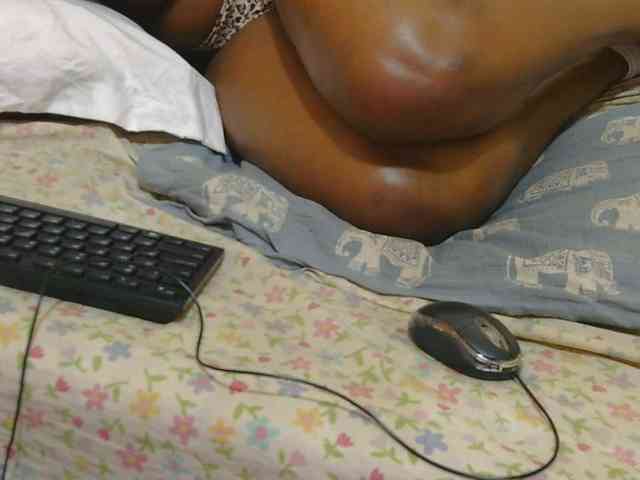 Honeysparklee webcam