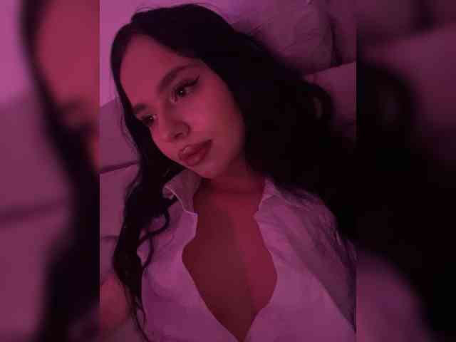 AlmaBlaire webcam