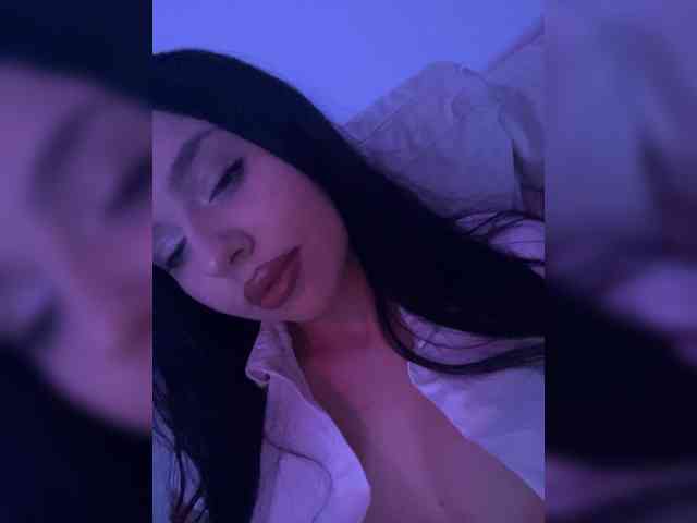 AlmaBlaire webcam