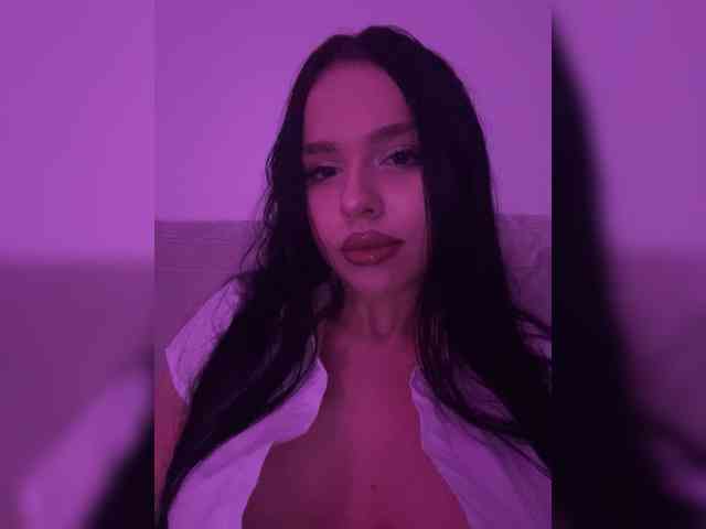 AlmaBlaire webcam
