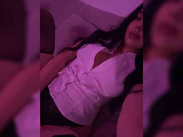 AlmaBlaire webcam