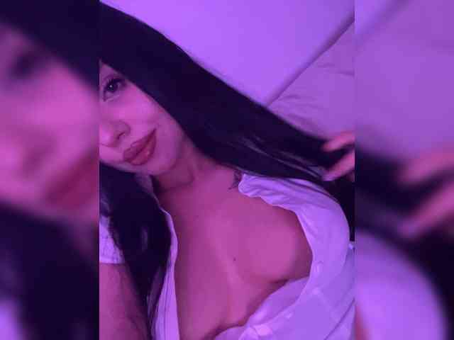 AlmaBlaire webcam