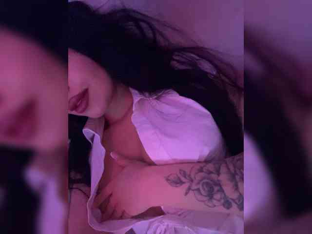 AlmaBlaire webcam