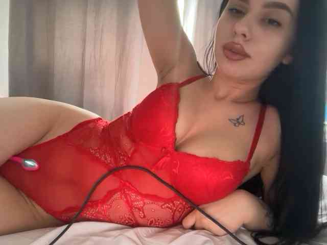 AlmaBlaire webcam