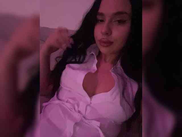 AlmaBlaire webcam