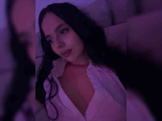 AlmaBlaire webcam