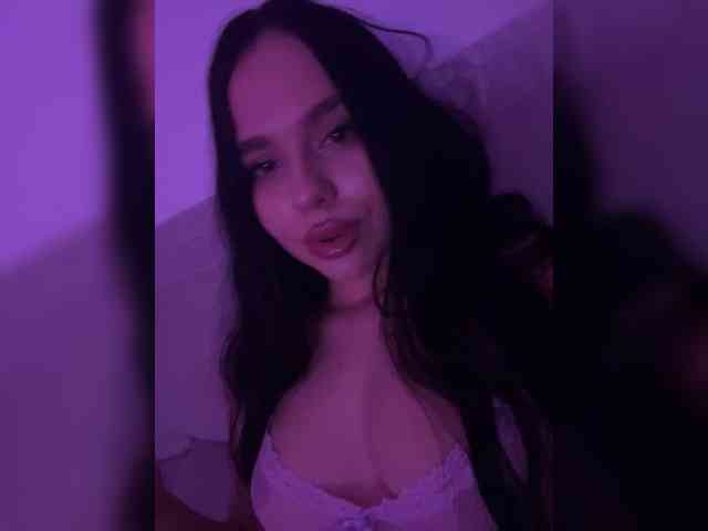 AlmaBlaire webcam