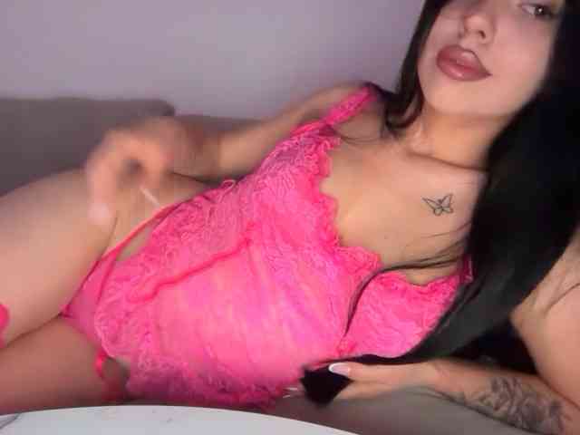 AlmaBlaire webcam
