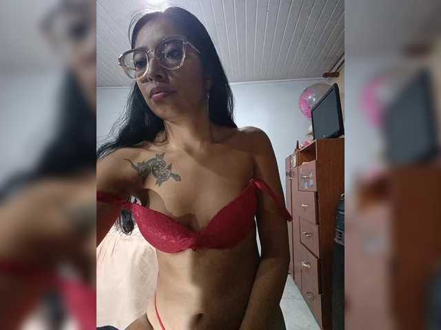 Sexyhos05 Live Cam on BongaCams