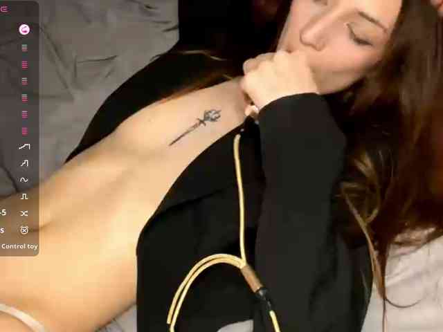 JosephinaYeaton webcam