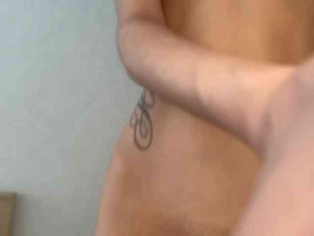 JosephinaYeaton webcam