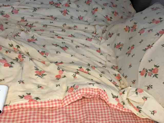 JosephinaYeaton webcam