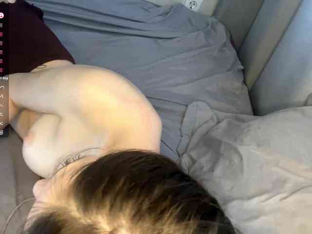 JosephinaYeaton webcam