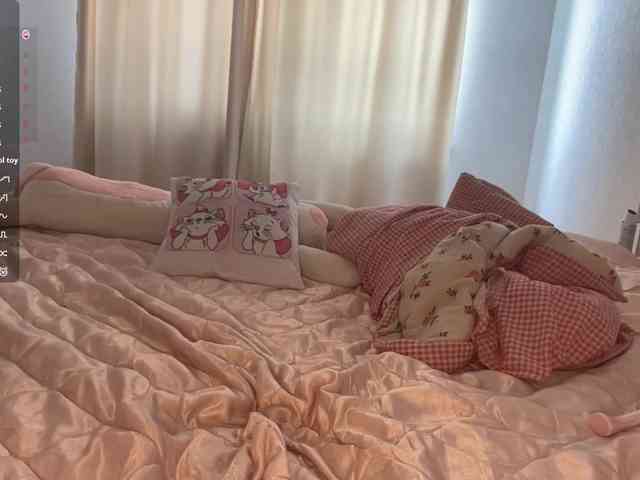JosephinaYeaton webcam