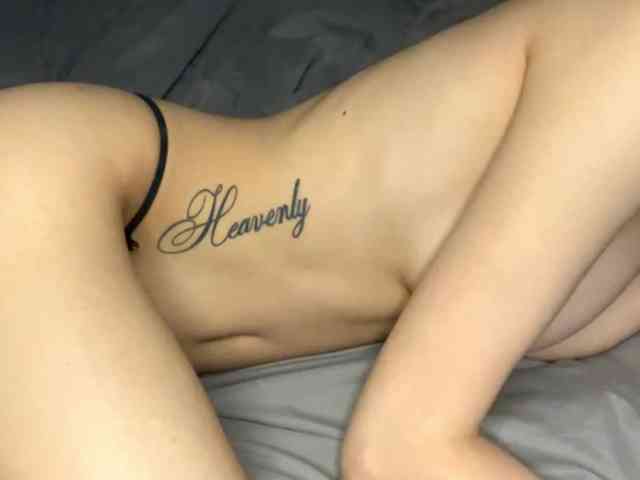 JosephinaYeaton webcam
