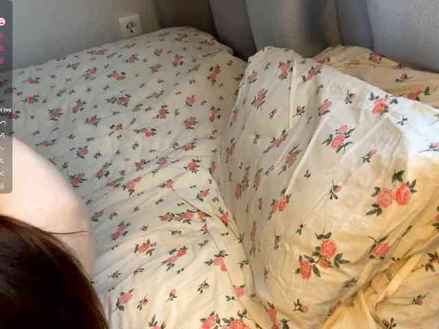 JosephinaYeaton webcam