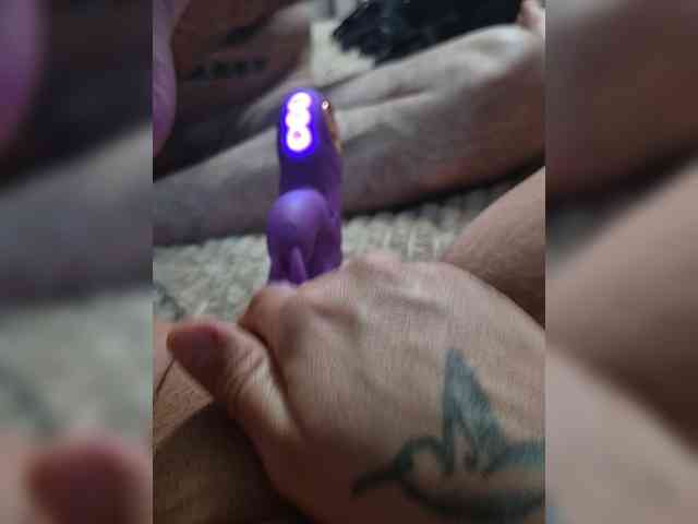 Lickybaby2168 webcam