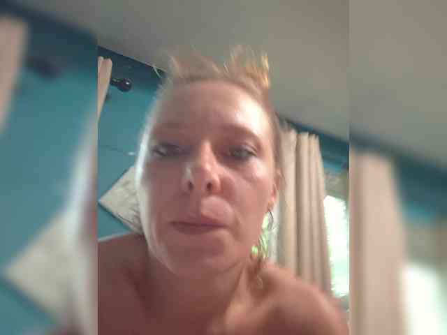 Lickybaby2168 webcam