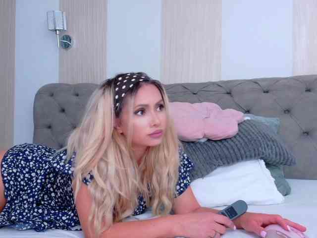 LunaKay webcam