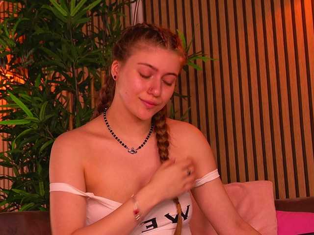 KhloeDavis live cam on BongaCams