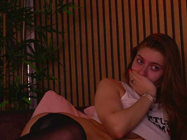 le modèle KhloeDavis est en webcam porno dans un show sur le site bongacams, il possède les tags suivants: White/Caucasian,Brunette,Shaved