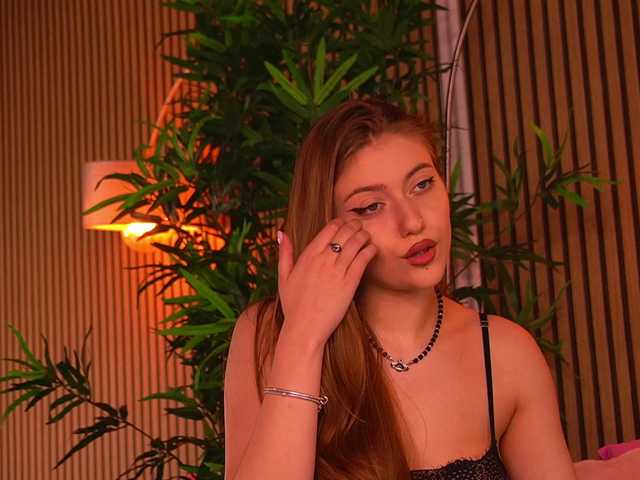KhloeDavis live cam on BongaCams