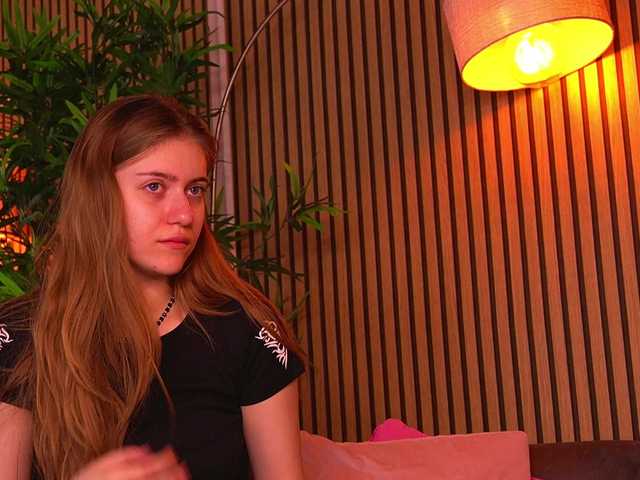 KhloeDavis live cam on BongaCams