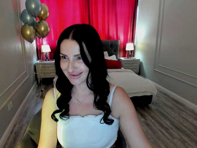 HoneyBlossome, 30 y/o - Live Cam on BongaCams