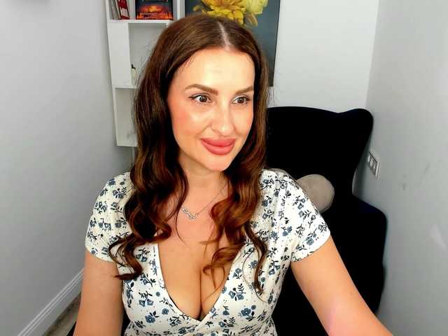 HoneyBlossome live cam on BongaCams