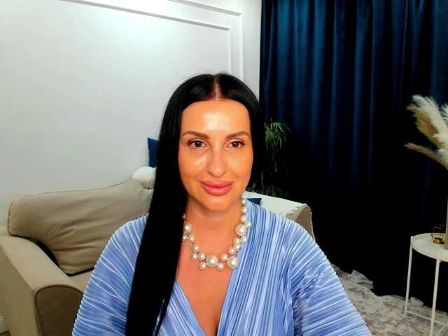 HoneyBlossome live cam on BongaCams