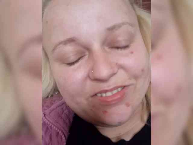 MILANNNAA webcam