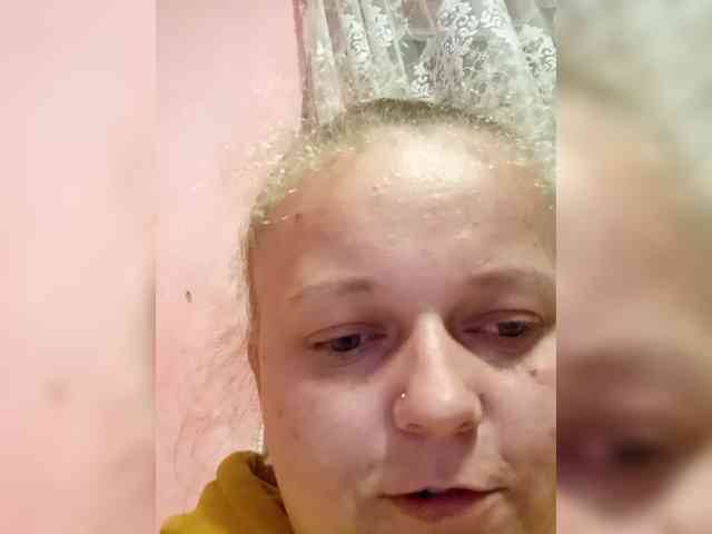 MILANNNAA webcam