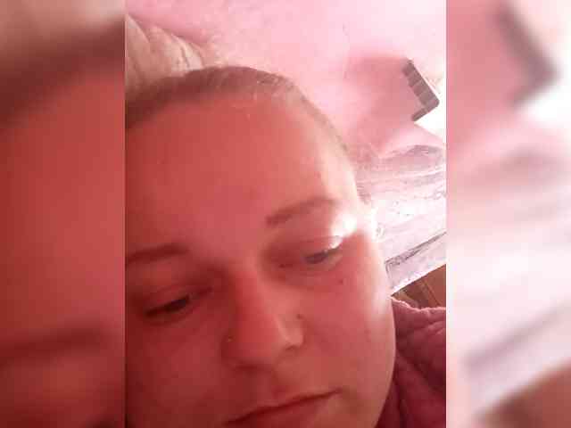 MILANNNAA webcam