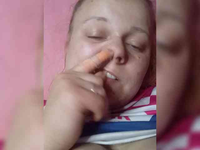 MILANNNAA webcam