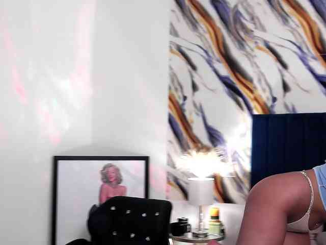 ChloeMonet webcam